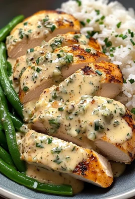 Creamy Herb Chicken with Fluffy Rice & Green Beans